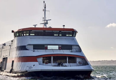 Ferry da Transtejo embate em pontão na Trafaria após sofrer avaria mecânica