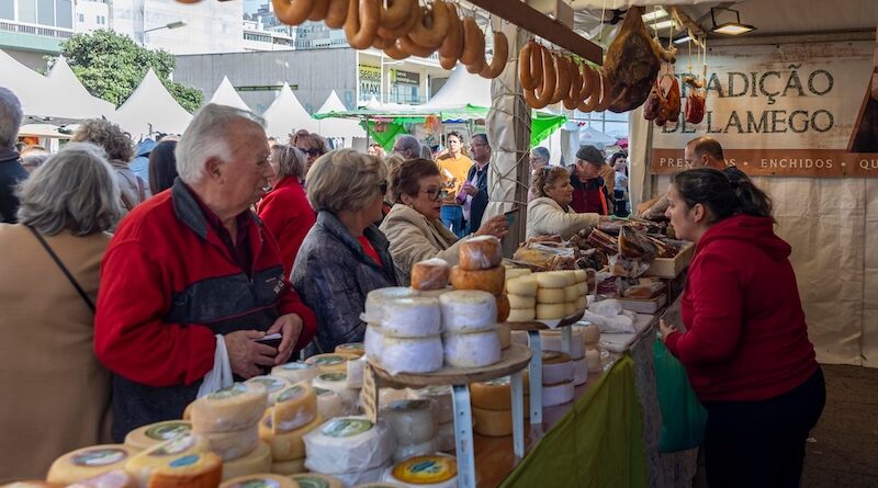 Almada | Feira dos Produtos Regionais anima Praça S. João Baptista