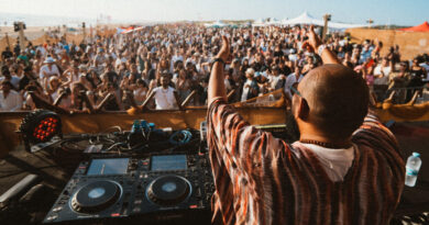 MOGA Festival transforma Costa da Caparica na capital da música electrónica MOGA Festival transforma Costa da Caparica na capital da música electrónica