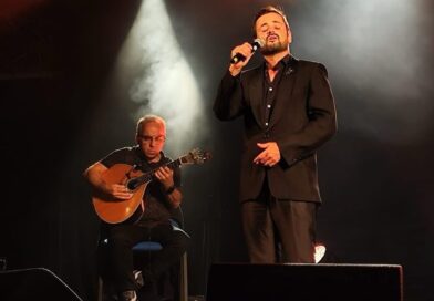 Incrível Almadense acolhe gala de fado solidário com desalojados de Porto Brandão