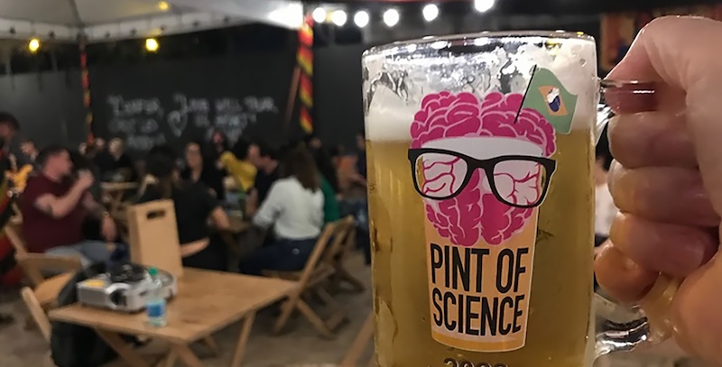 Cacilhas | Dois cientistas entram num bar e…